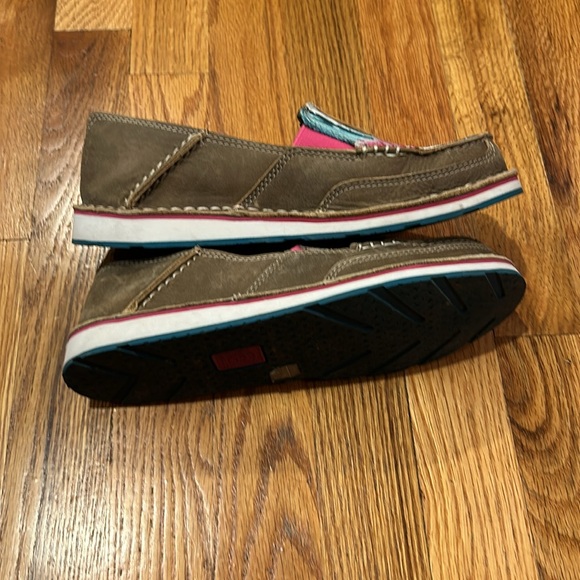 Ariat Floral women slip ons 6.5 FIRM PRICE - Picture 6 of 7